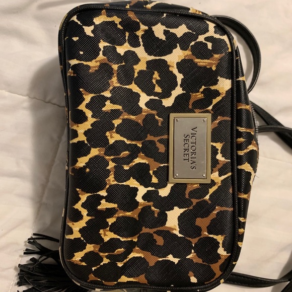 Victoria’s Secret Cheetah leopard Crossbody bag - Picture 4 of 4